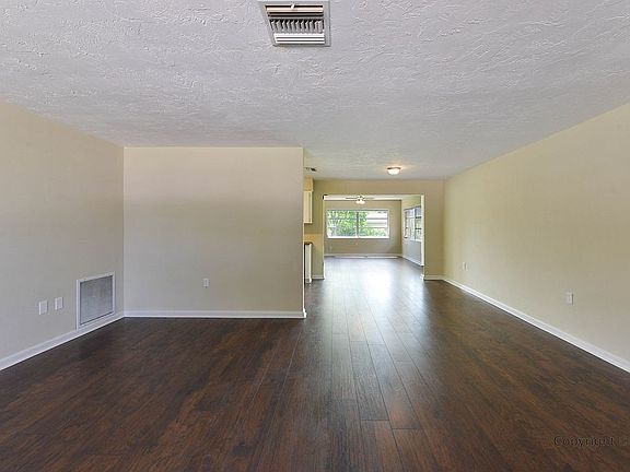 5th image of 205 S Barbour St