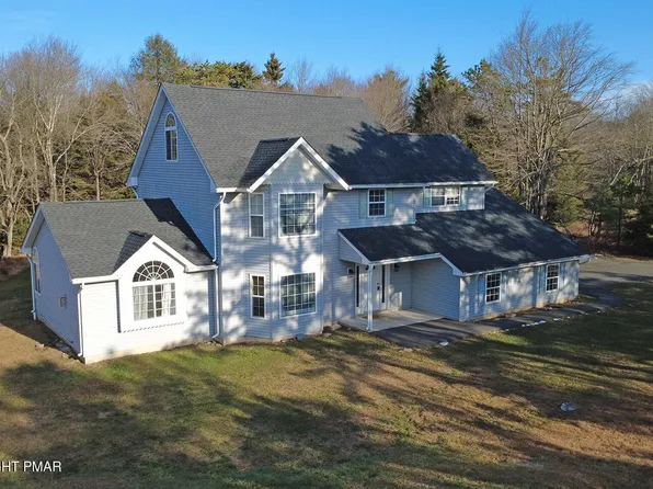 2102 Estates Dr, Blakeslee, PA 18610