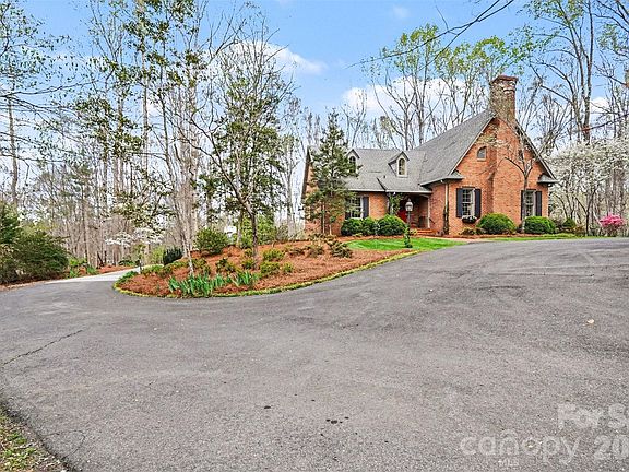 4th image of 212 Deerchase Rd