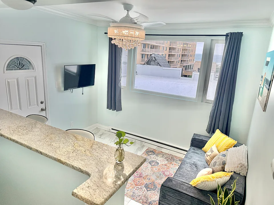5003 Atlantic Ave #7
