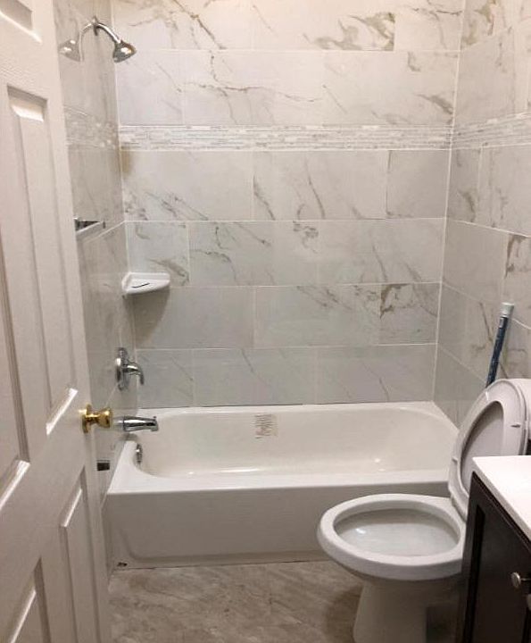 Full bathroom 1