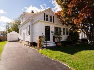 26 Admiral Kalbfus Rd, Newport, RI 02840