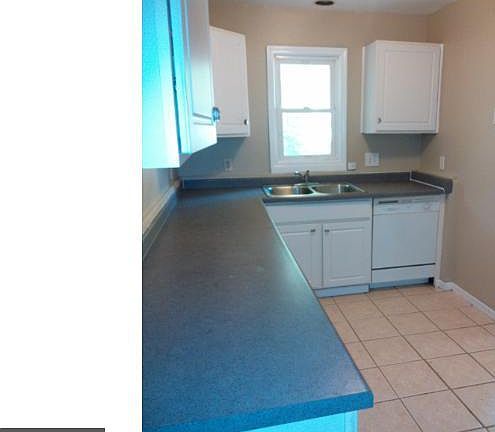5th image of 319 Warner Ave S