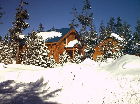 613 S Sylvan Cir, West Yellowstone, MT 59758