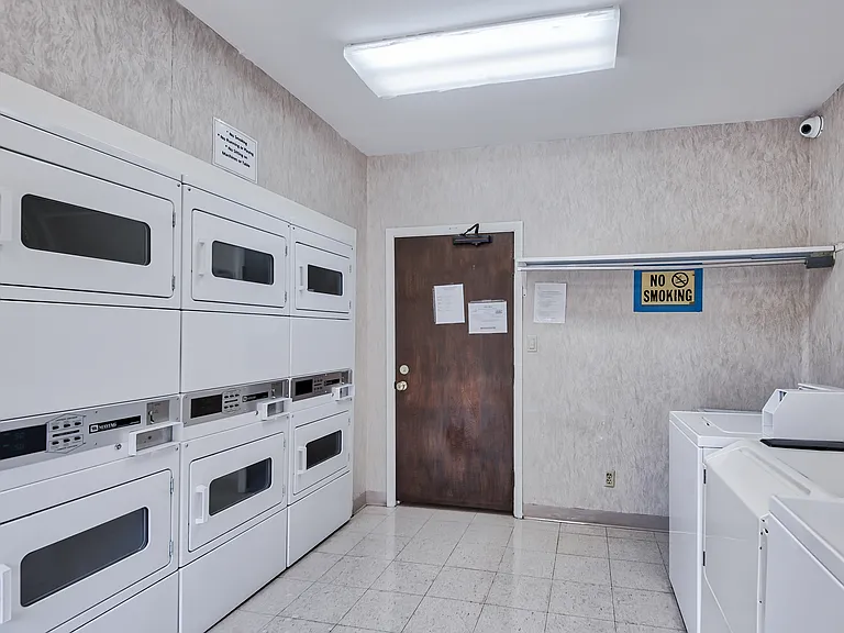 Colonial Terrace and Village Apartments — Photo 5