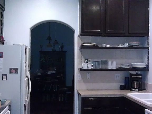 3rd image of 203 London Dr