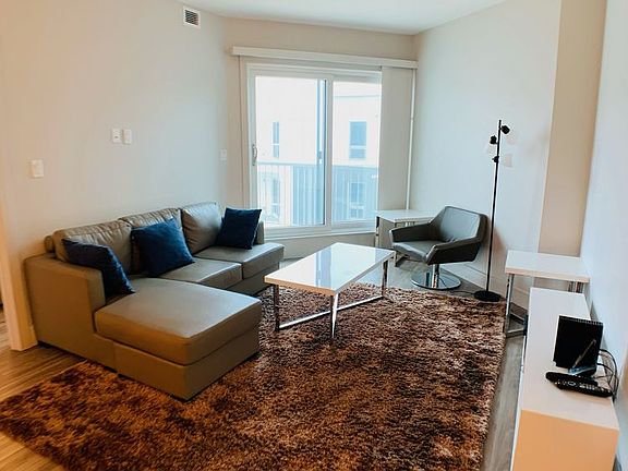 4th image of 10218 King St #427