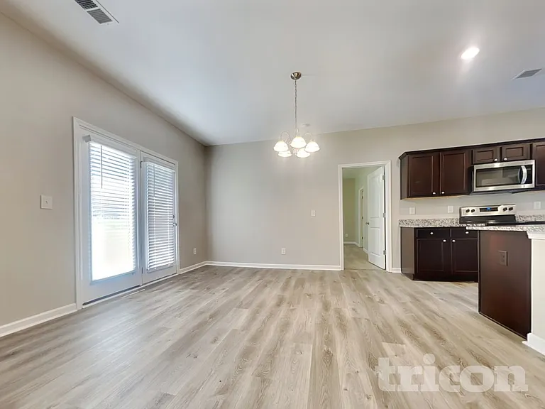 105 Sinclair Way — Photo 6