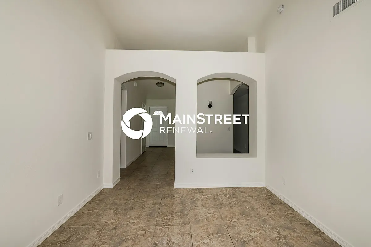 Living Room - 5608 N 74th Dr