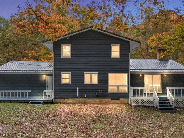 4121 Country Rd, Otter Lake, MI 48464