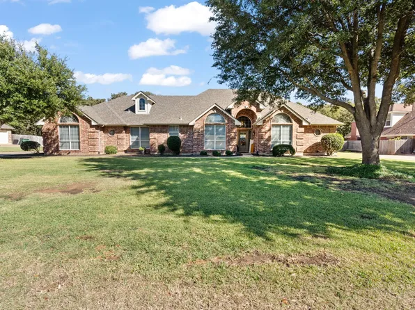 309 Meadow Oaks Dr, Burleson, TX 76028