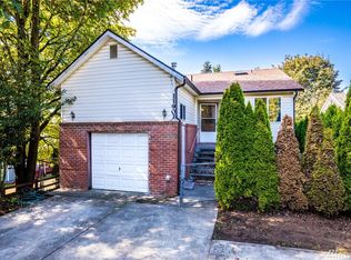 11901 Ambaum Blvd SW, Burien, WA 98146