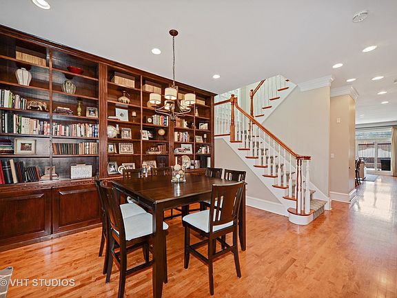 5th image of 2151 W Melrose St