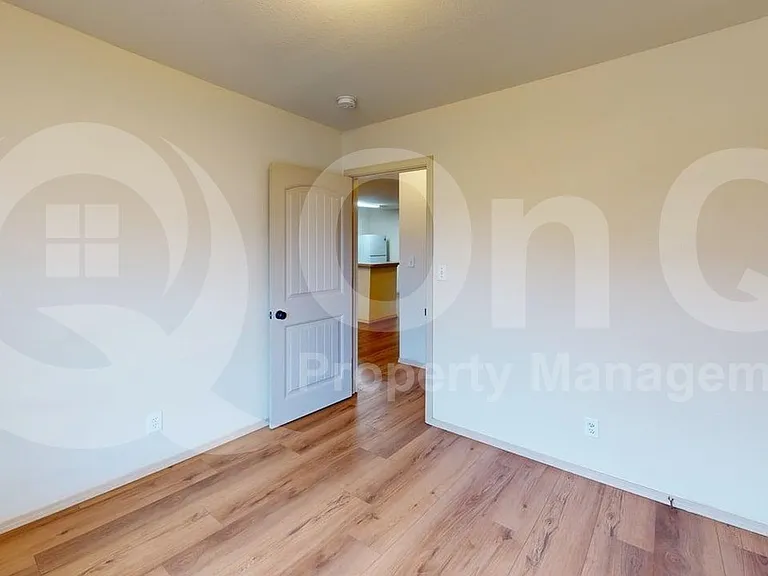 2335 N Elm St #1 — Photo 18