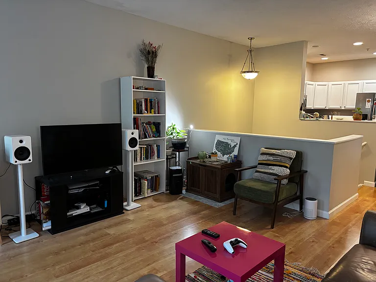6564 Reserve Dr — Photo 8