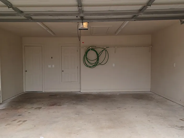 700 SW Castlewood St — Photo 7