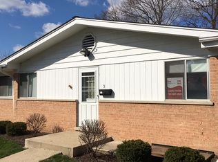 1396 Wing St APT 3, Elgin, IL 60123