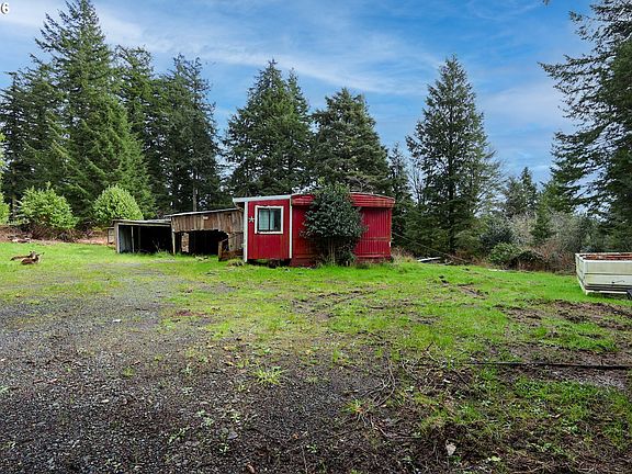 3rd image of 62885 Isthmus Heights Rd