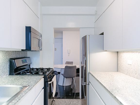 3rd image of 301 E 66th St APT 9G