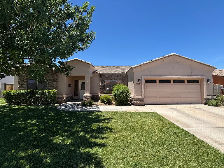 1512 N Cota Ln — Photo 1