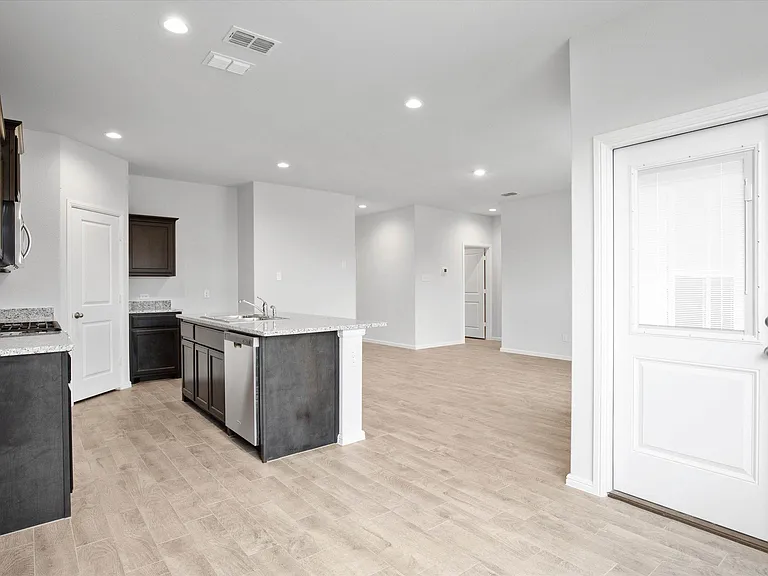 2220 Barnwell Dr — Photo 7