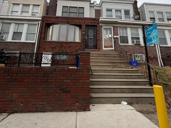 6733 Dorel St, Philadelphia, PA 19142