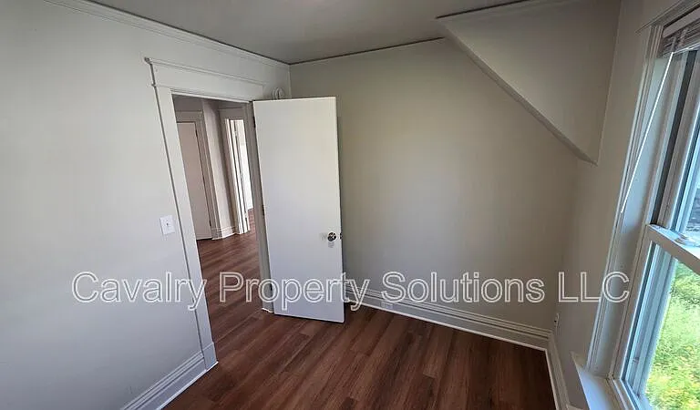 617 E 8th St #2 — Photo 6