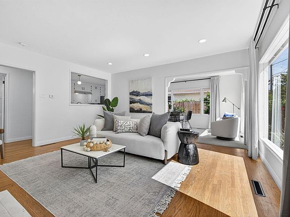 4th image of 2211 Humboldt Street