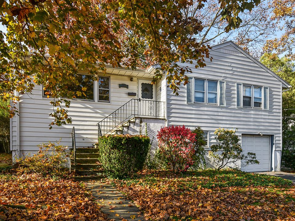 1st image of 135 Saxon Dr