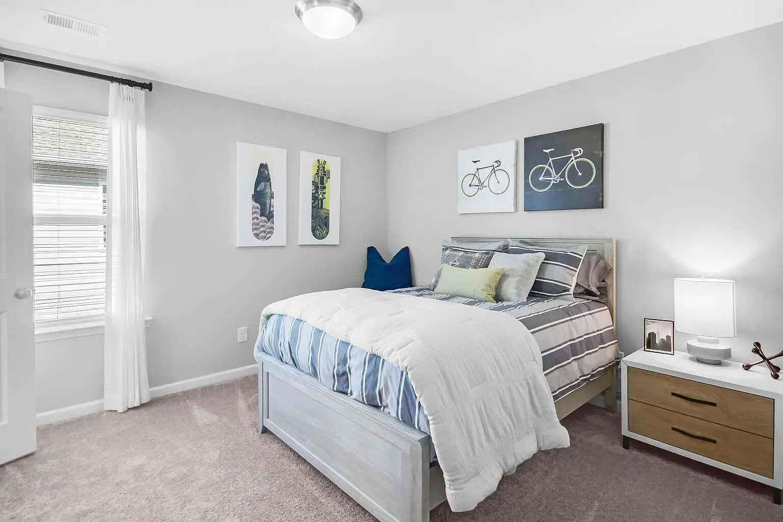 3 bed, 2250 sqft, $2,100 — Photo 3