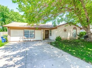 6277 Douglas Dr, Watauga, TX 76148