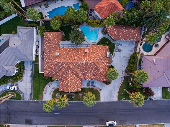4th image of 208 Dalmatian Ln #0