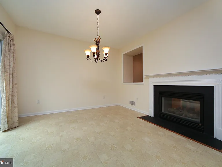 46 Hoover Ave — Photo 11