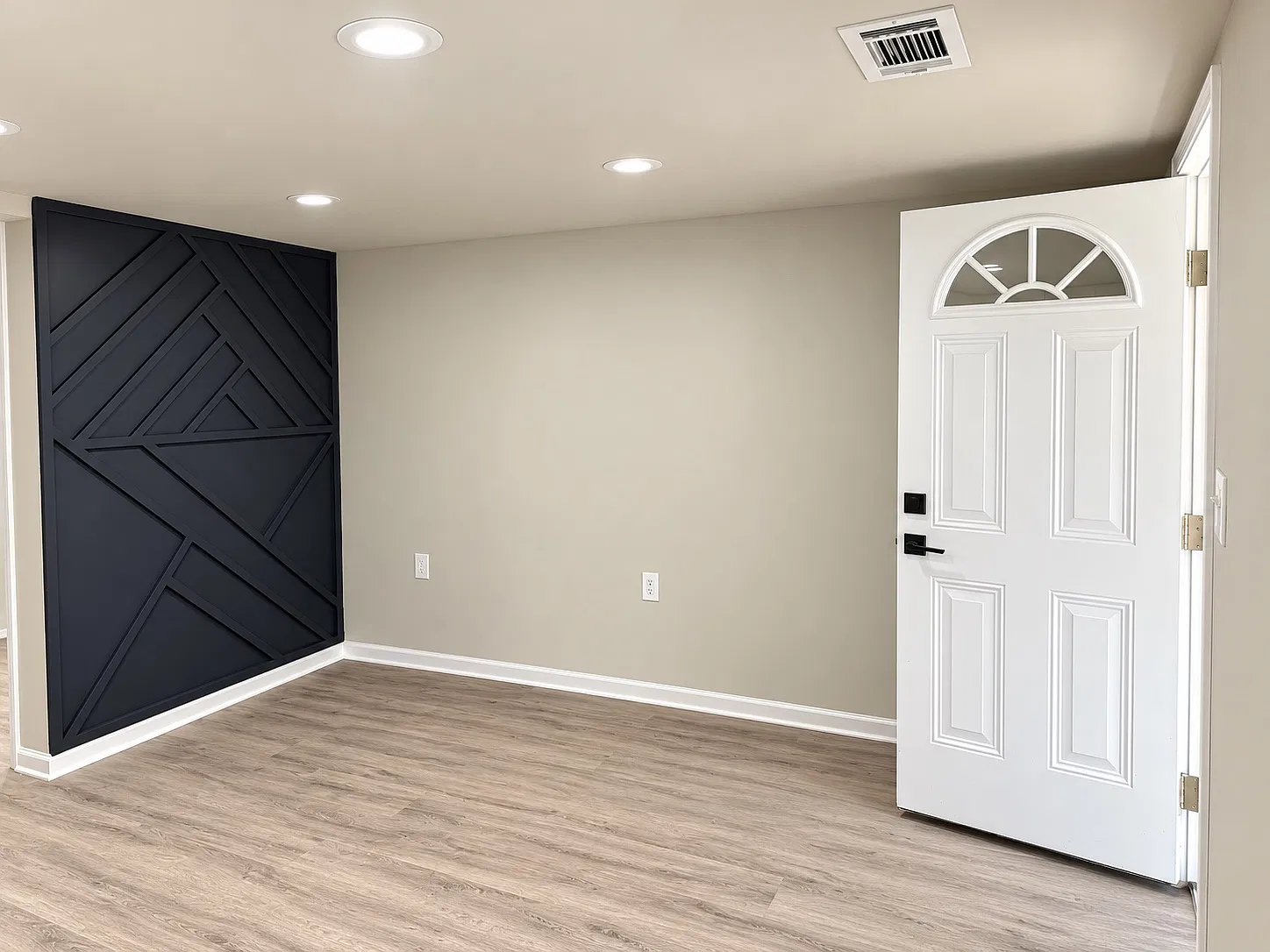 4100 Beaver Oaks Dr — Photo 2