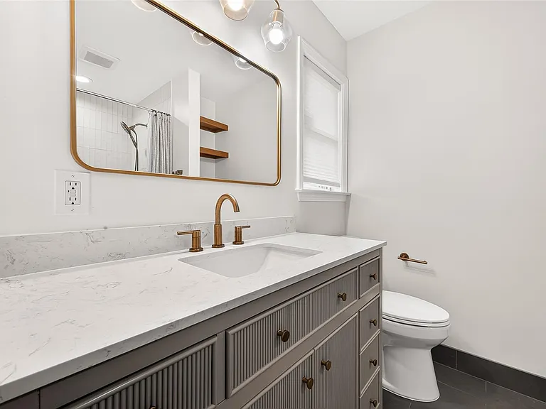5422 Hummingbird St — Photo 23