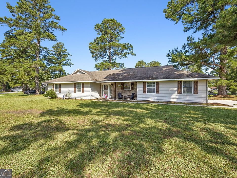 1st image of 206 Brackenfern Way
