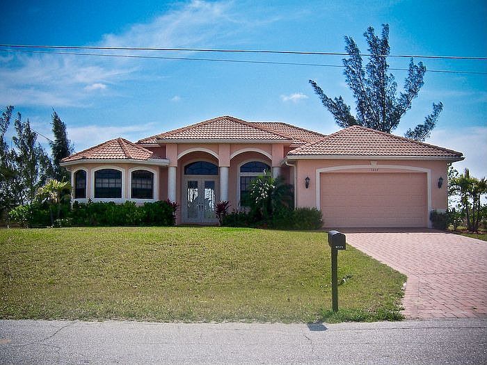 1st image of 1607 NW 39th Ave
