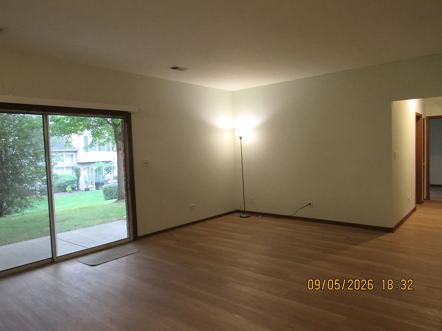 3 bed, 1350 sqft, $2,600 — Photo 2