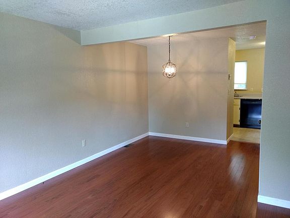 3rd image of 5520 Creekstone Dr