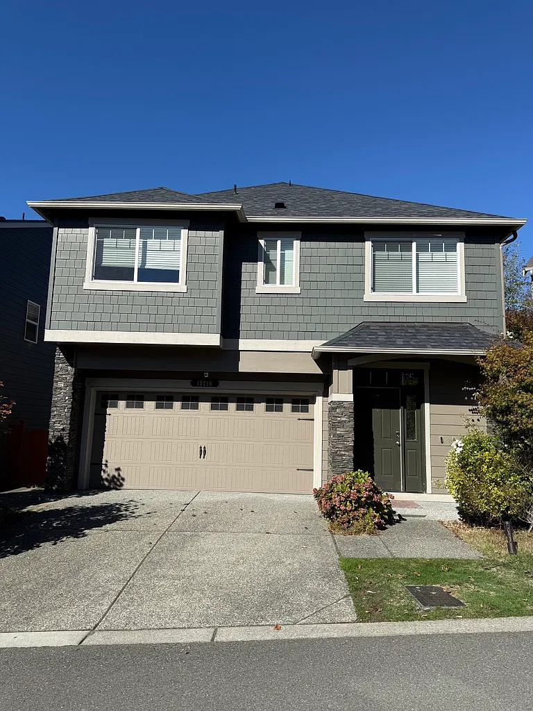 5 bed, 3.5 bath, 2738 sqft, $3,900 — Photo 2