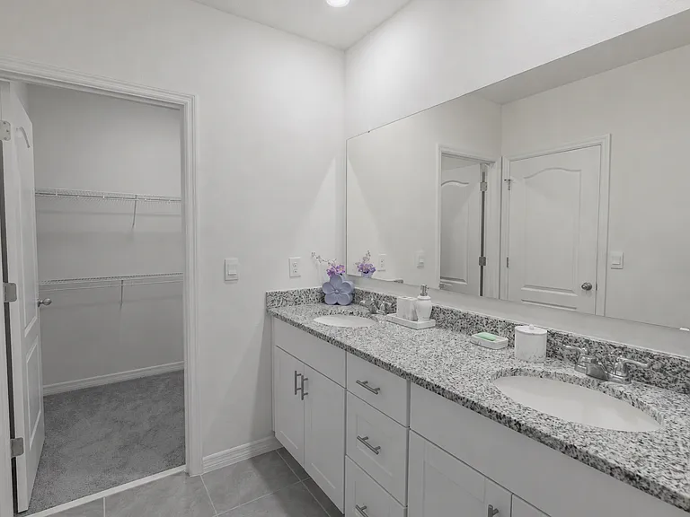 1456 Isleta Loop — Photo 32
