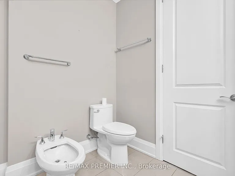 9909 Pine Valley Dr #402 — Photo 23