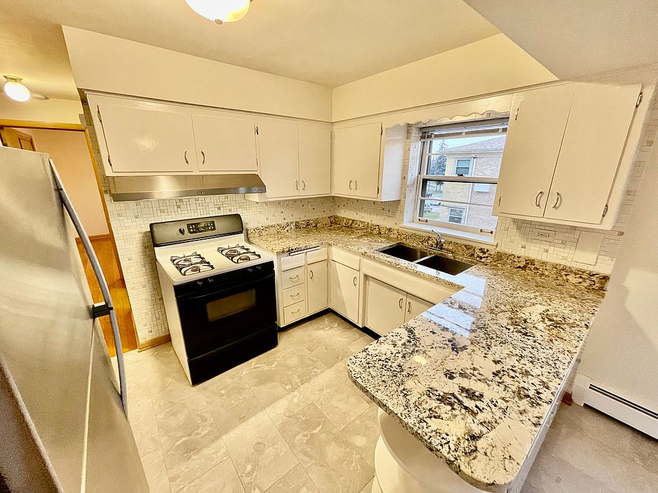 1st image of 6801 W Sunnyside Ave APT 2E