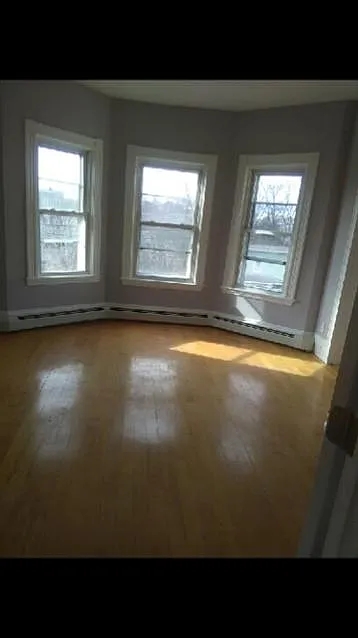 2 bed, 900 sqft, $2,800 — Photo 4