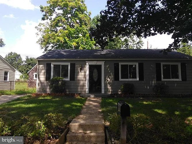 1726 Saunders Way photo 1