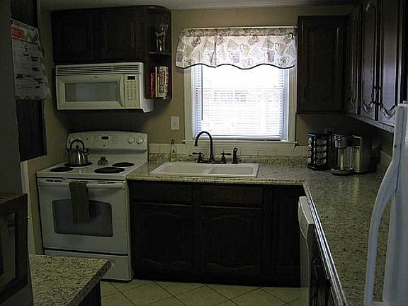 4th image of 125 Underwood Ave