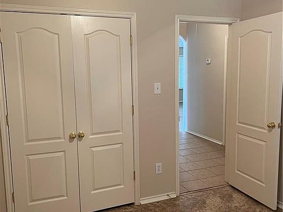 5th image of 107 Aguilar Dr