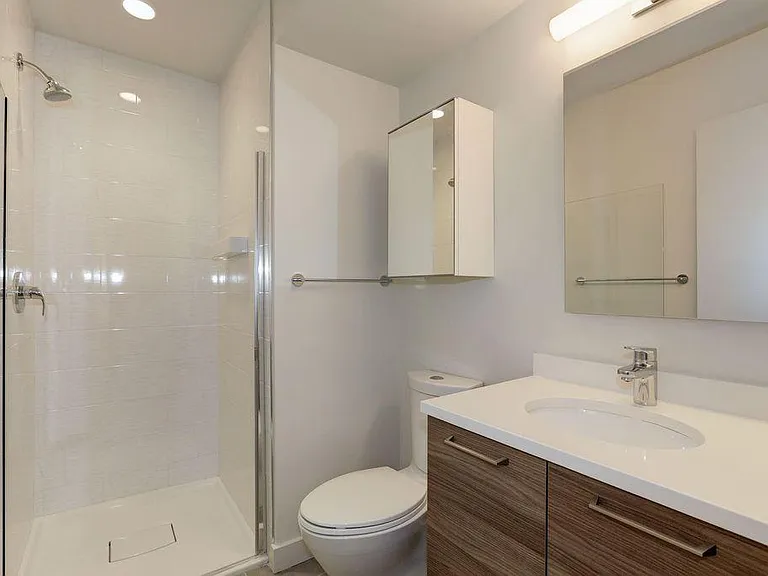 626 E St SE #203 — Photo 9