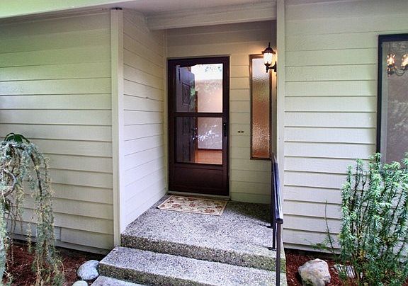 3rd image of 15800 Village Green Dr Unit 39