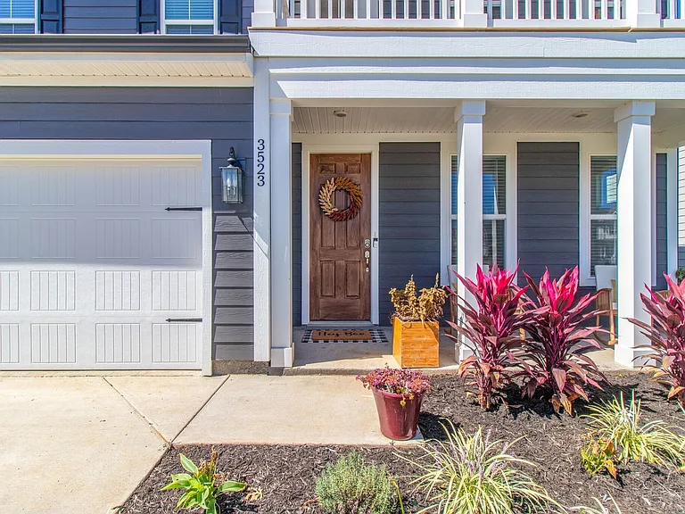3523 Anthony Ave — Photo 4
